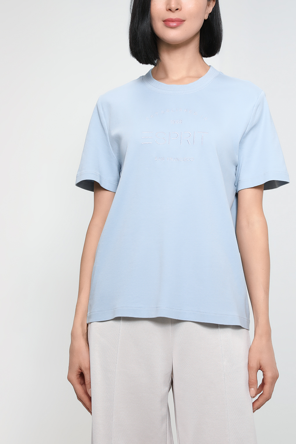 

Футболка женская Esprit Casual 013EE1K304 голубая M, 013EE1K304