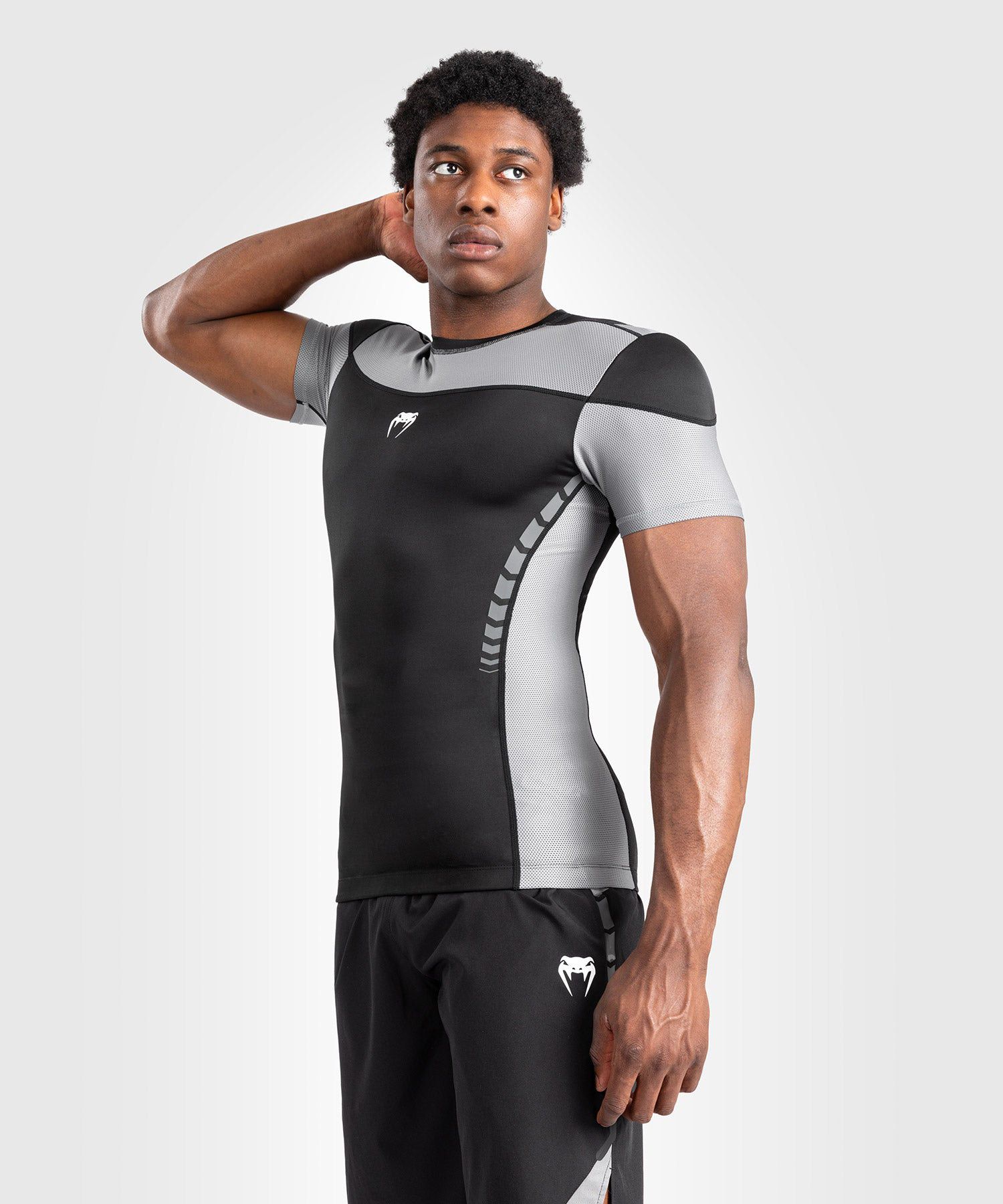

Рашгард Venum Tempest Black/Grey S/S (M), Черный;серый, Tempest S/S