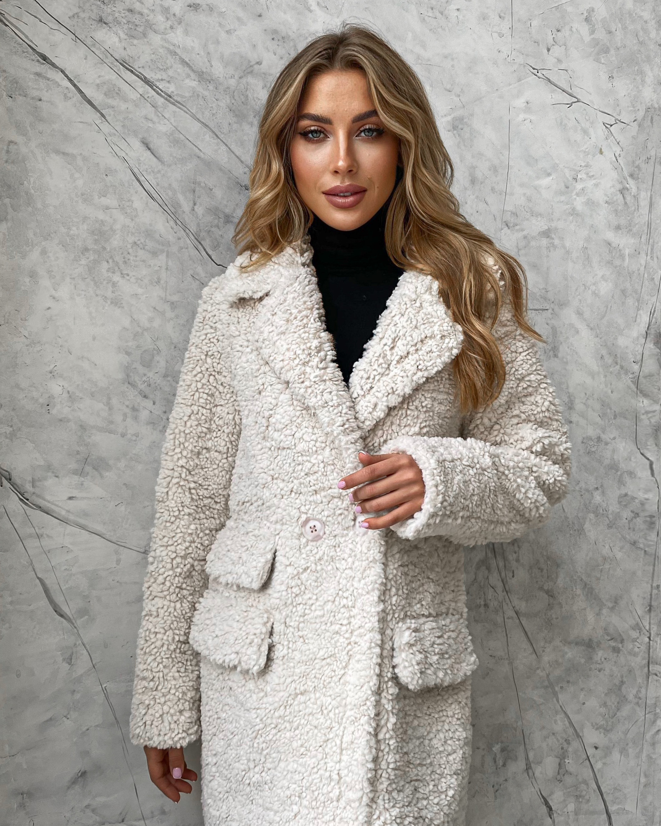 

Шуба женская La Divina dress 1 белая 36 EU, Белый, 1