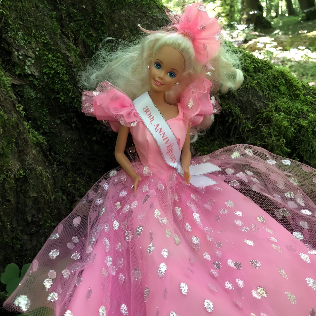 

Кукла Barbie высотой 30 см