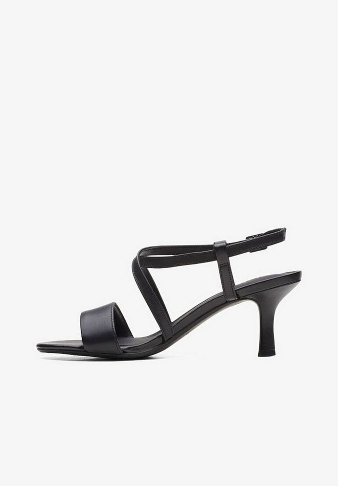 

Босоножки женские Clarks CL111A0XF черные 37 EU, Черный, CL111A0XF