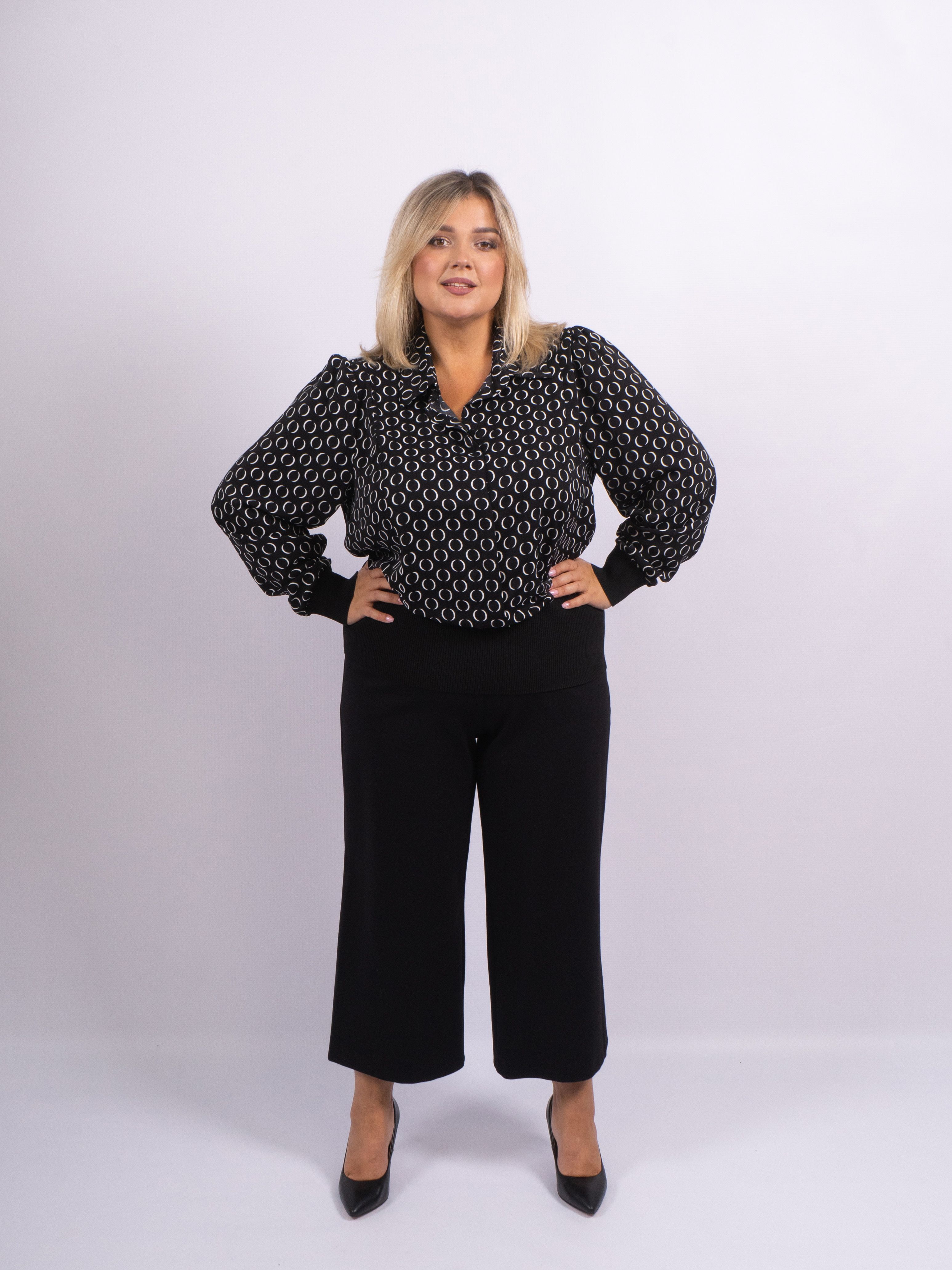 

Брюки женские 365 clothes 22174.00 черные 52 RU, Черный, 22174.00