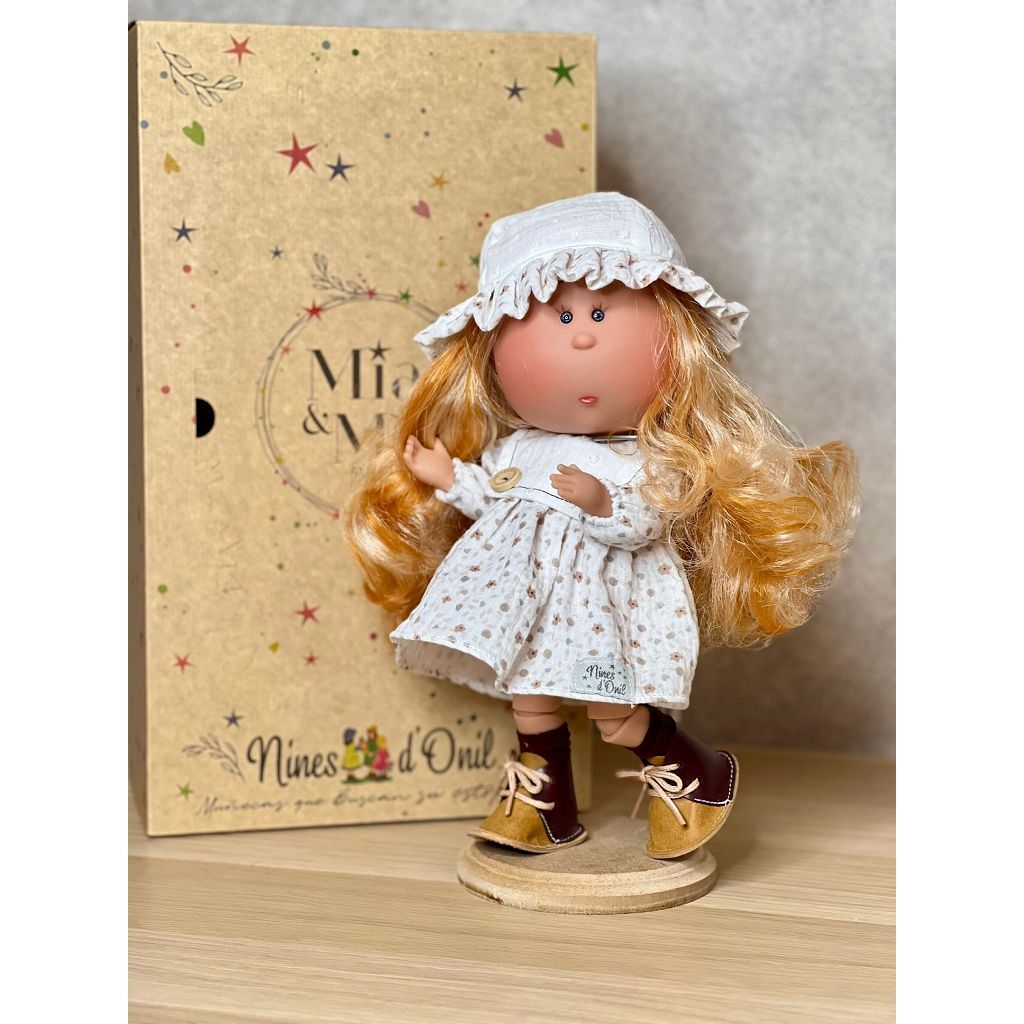 

Кукла Nines виниловая 30см MIA CASE шарнирная (3502)