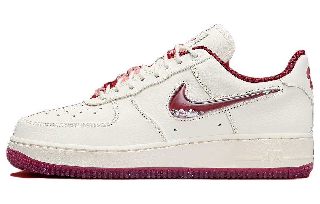 

Кеды унисекс Nike Air Force 1 Valentine Day белые 40 EU, Белый, Air Force 1 Valentine Day