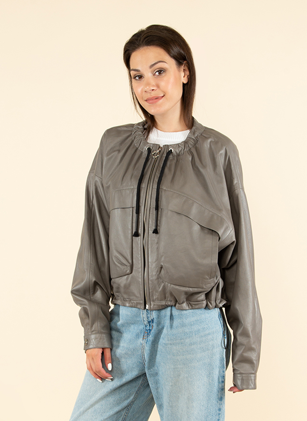 

Кожаная куртка женская Каляев 54436 серая 52 RU, 54436