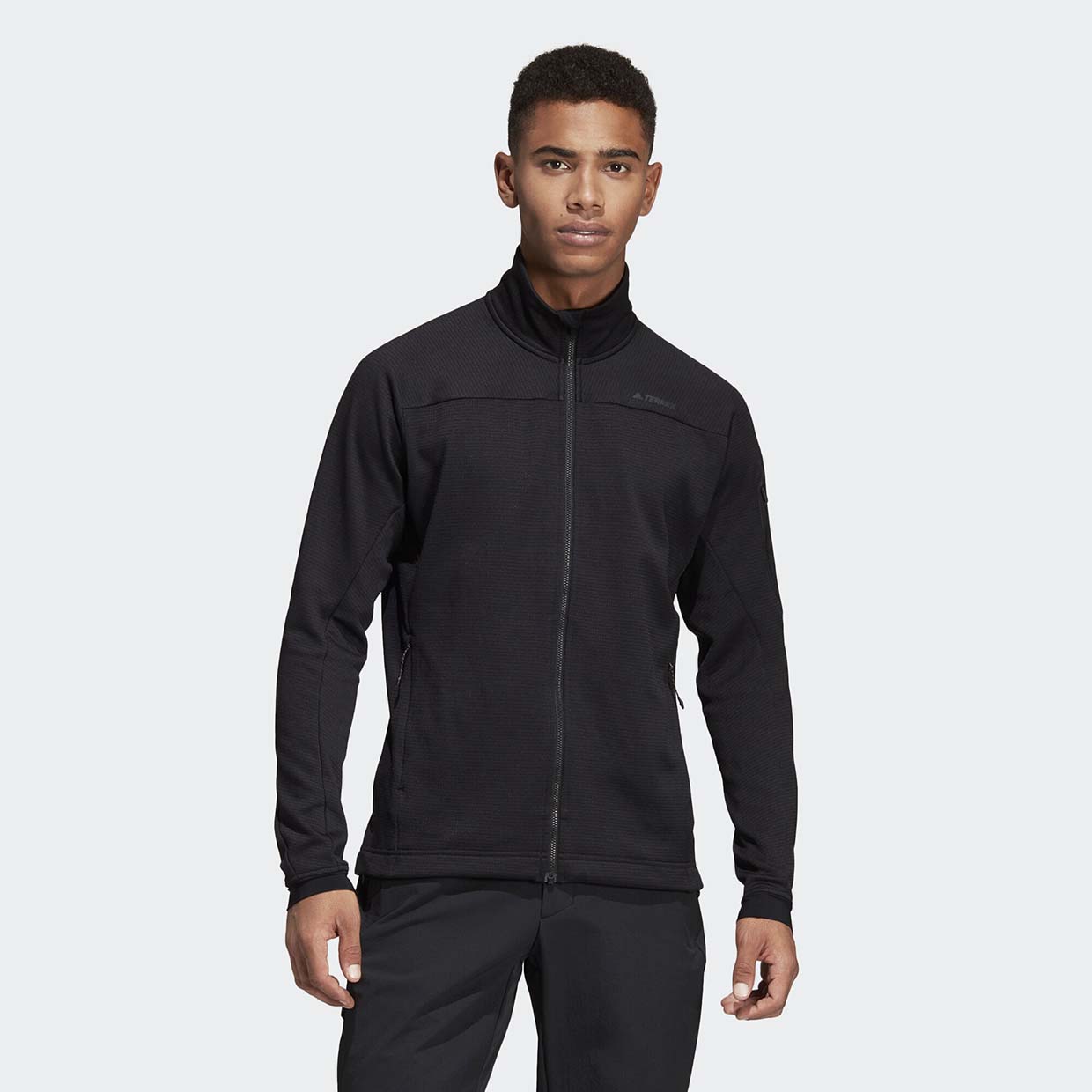 

Толстовка мужская Adidas CY8684 черная 44 RU, CY8684