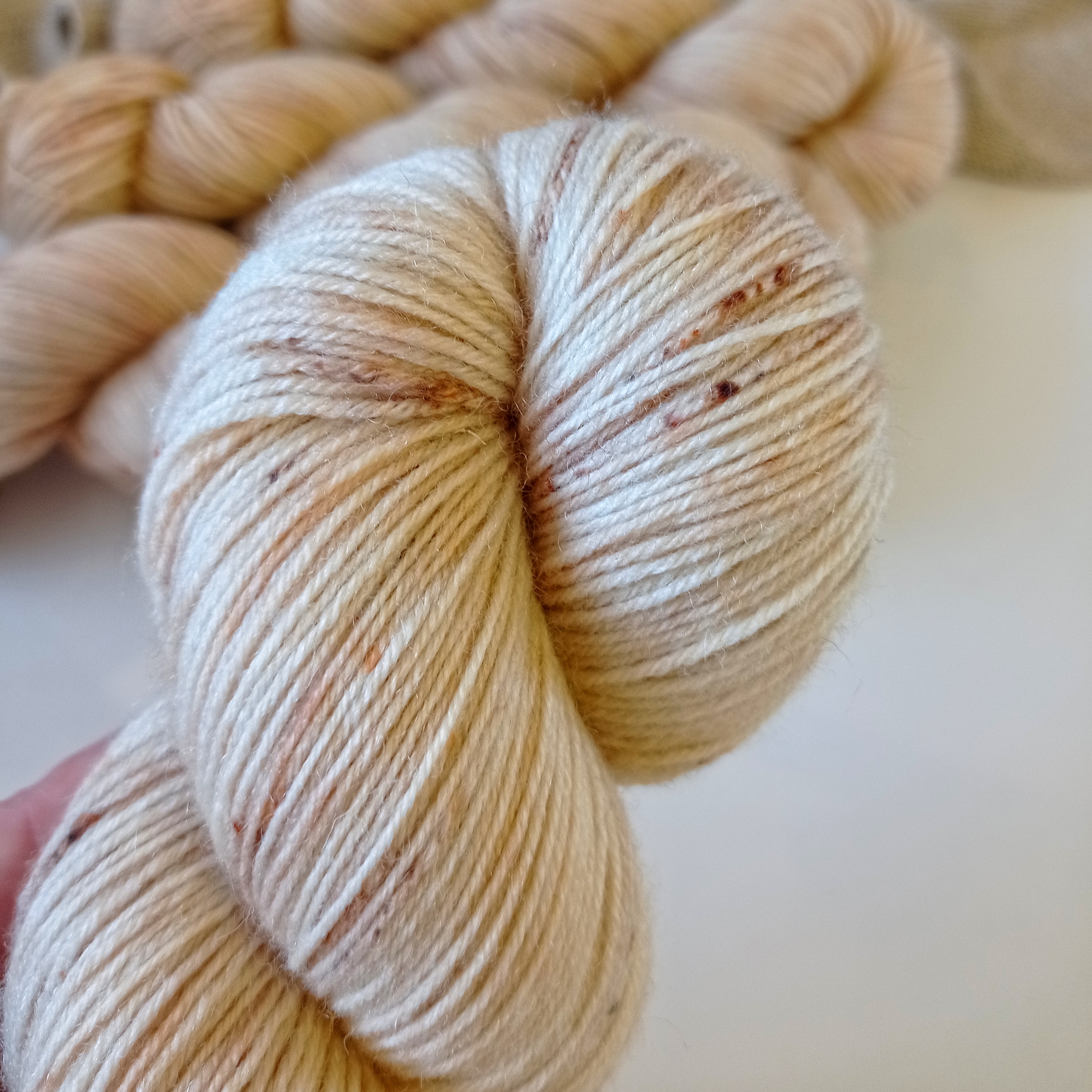 Носочная пряжа Wonder Yarn, 75% шерсть меринос 25% полиамид, 420м/100гр, экрю лайт