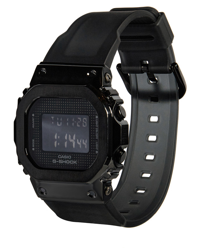 Наручные часы мужские Casio GM-5600B-1D