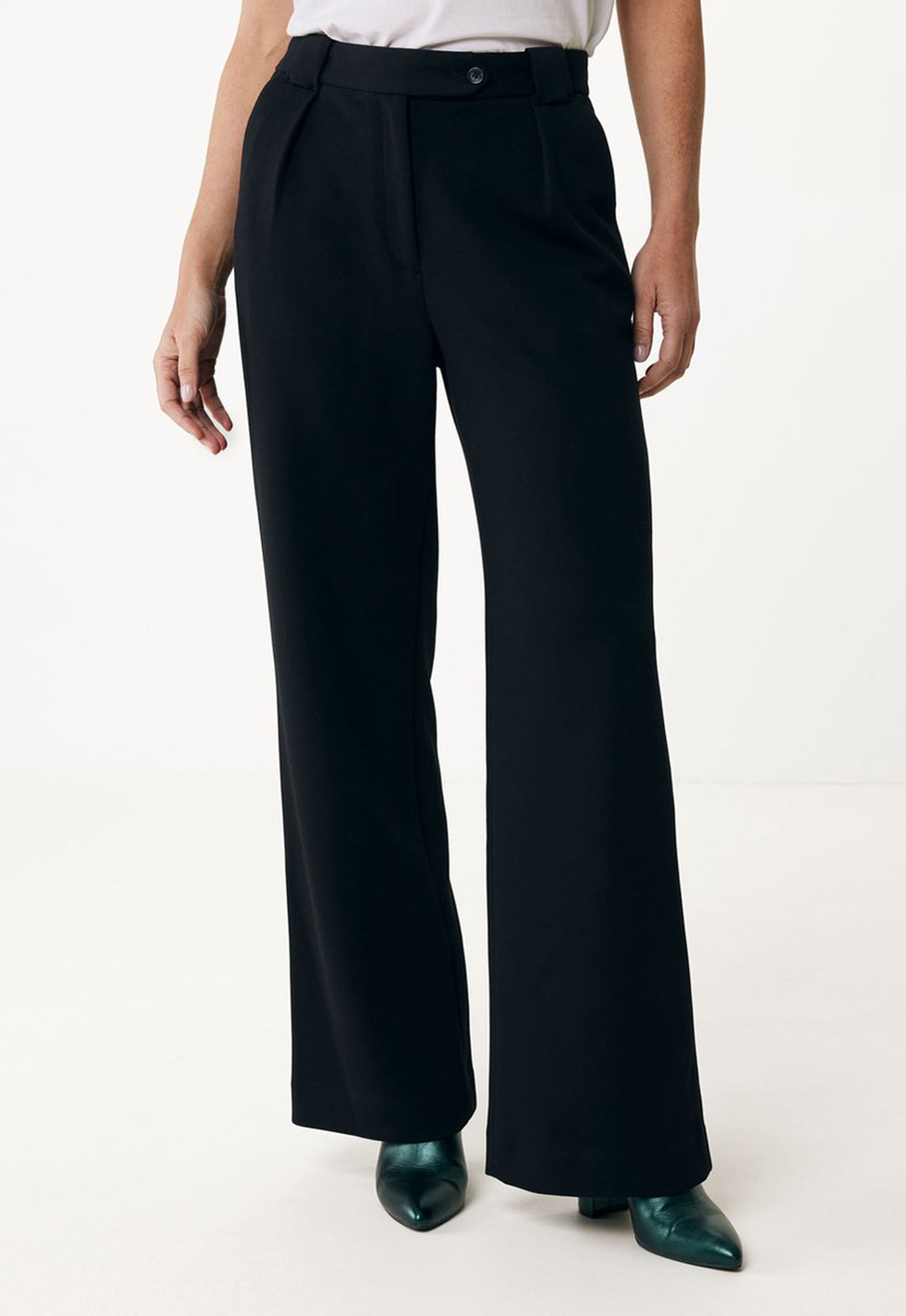 

Брюки женские MEXX Straight Leg Pantalon MF007001143W черные 42 EU, Черный, Straight Leg Pantalon