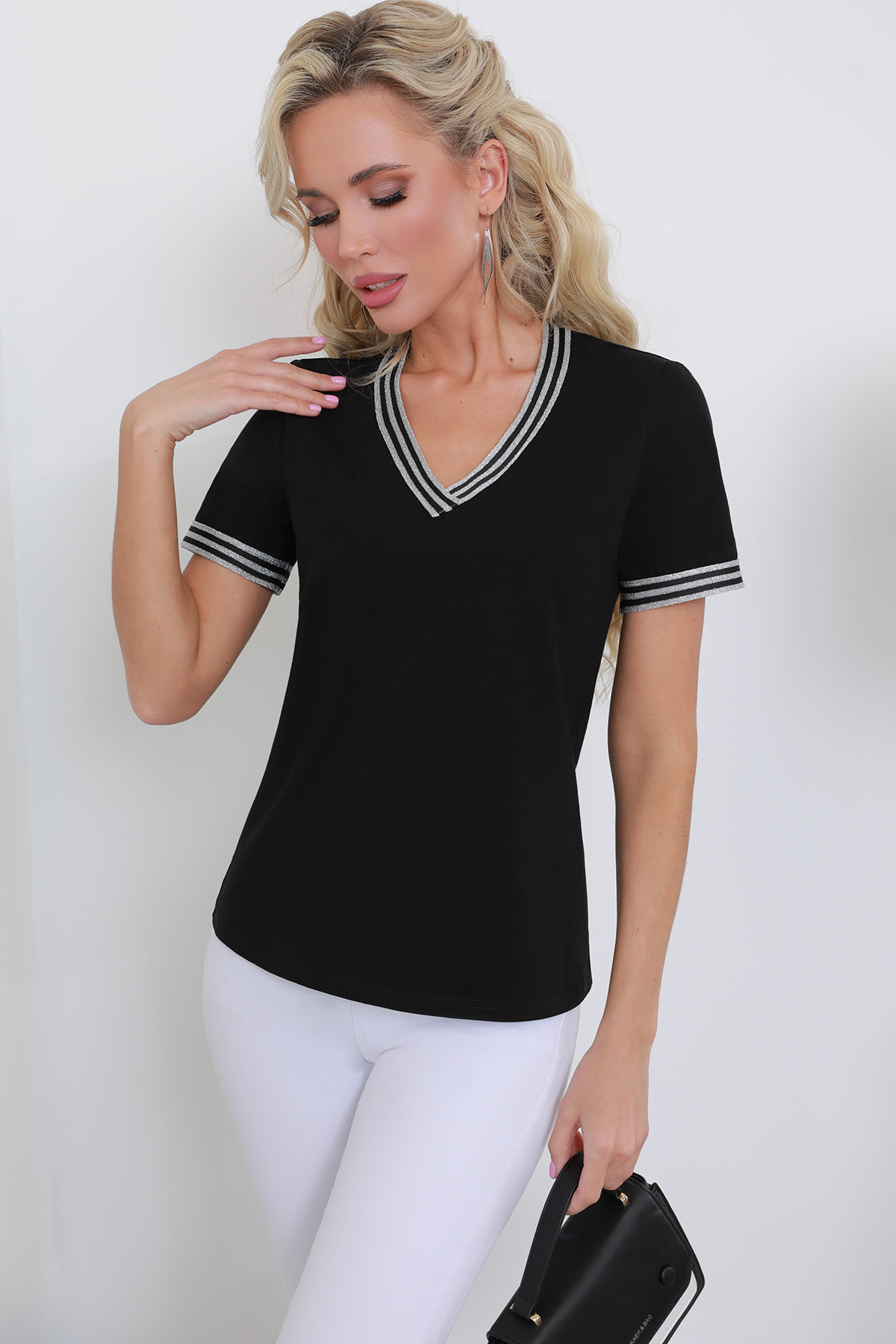 

Блуза женская DSTrend 237 черная 44 RU, Черный, 0237