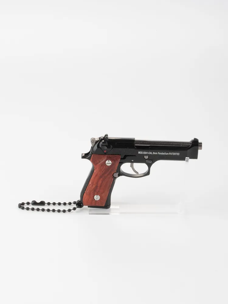 

Брелок Beretta 92 модель 1/3 масштаб wood, Красный;черный, f92-1-3wood