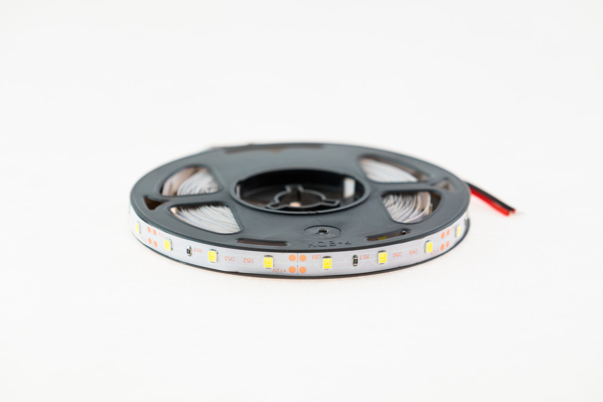 

Светодиодная лента SMD 3014 240LED 12В 24Вт IP20 холодный белый 6500К
