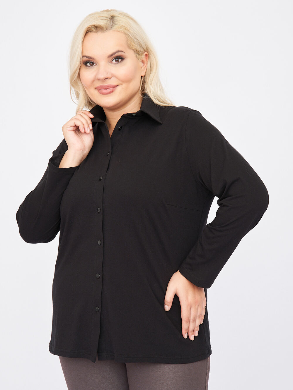 

Рубашка женская ARTESSA BL22901BLK01 черная 68 RU, Черный, BL22901BLK01