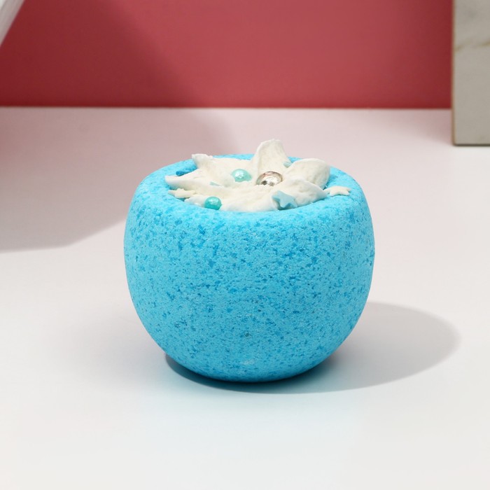 Бомбочка для ванны с твердой пеной и кондитерской посыпкой, цвет голубой
