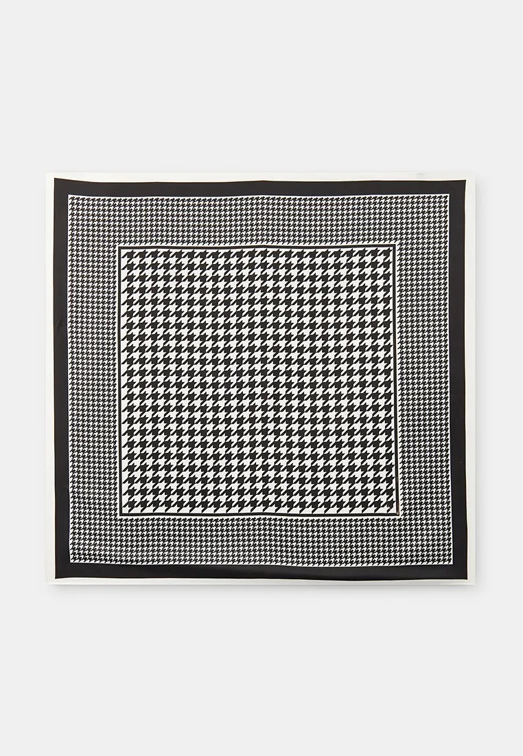 

Платок женский Rosedena scarv9 бело-черный, 90x90 см, scarv9