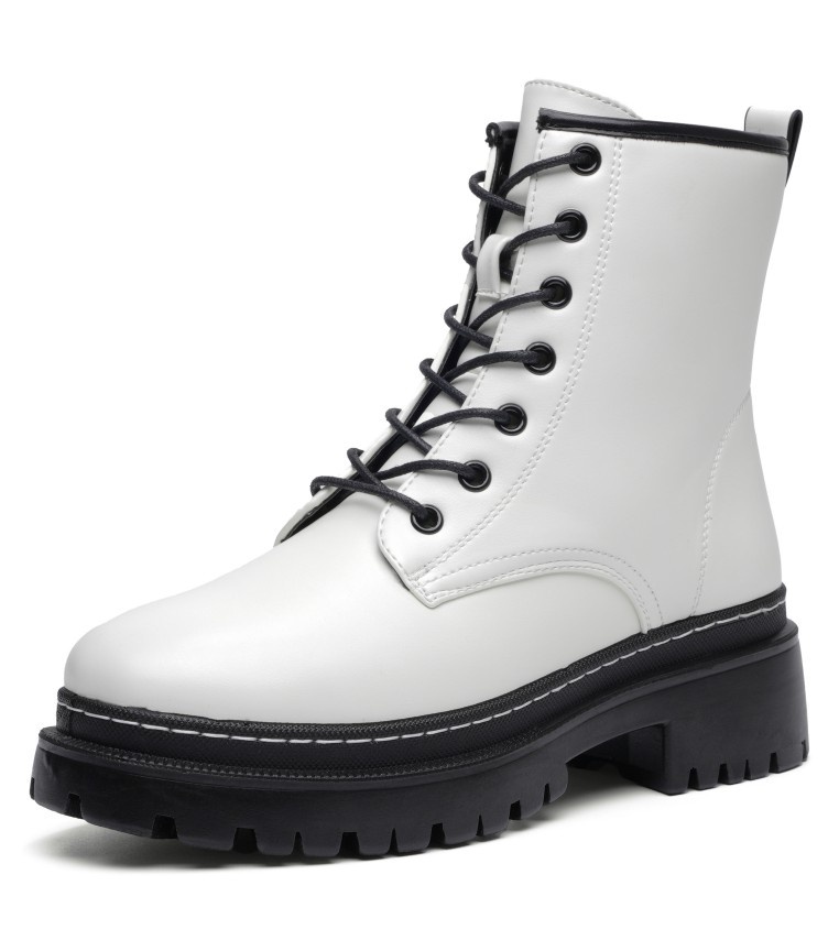 

Ботинки женские T.Taccardi 235571 белые 40 RU, Белый, 235571