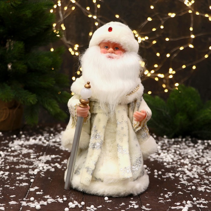 Новогодняя фигурка Зимнее волшебство Дед Мороз с фонариком на посохе 7856733 1 шт.