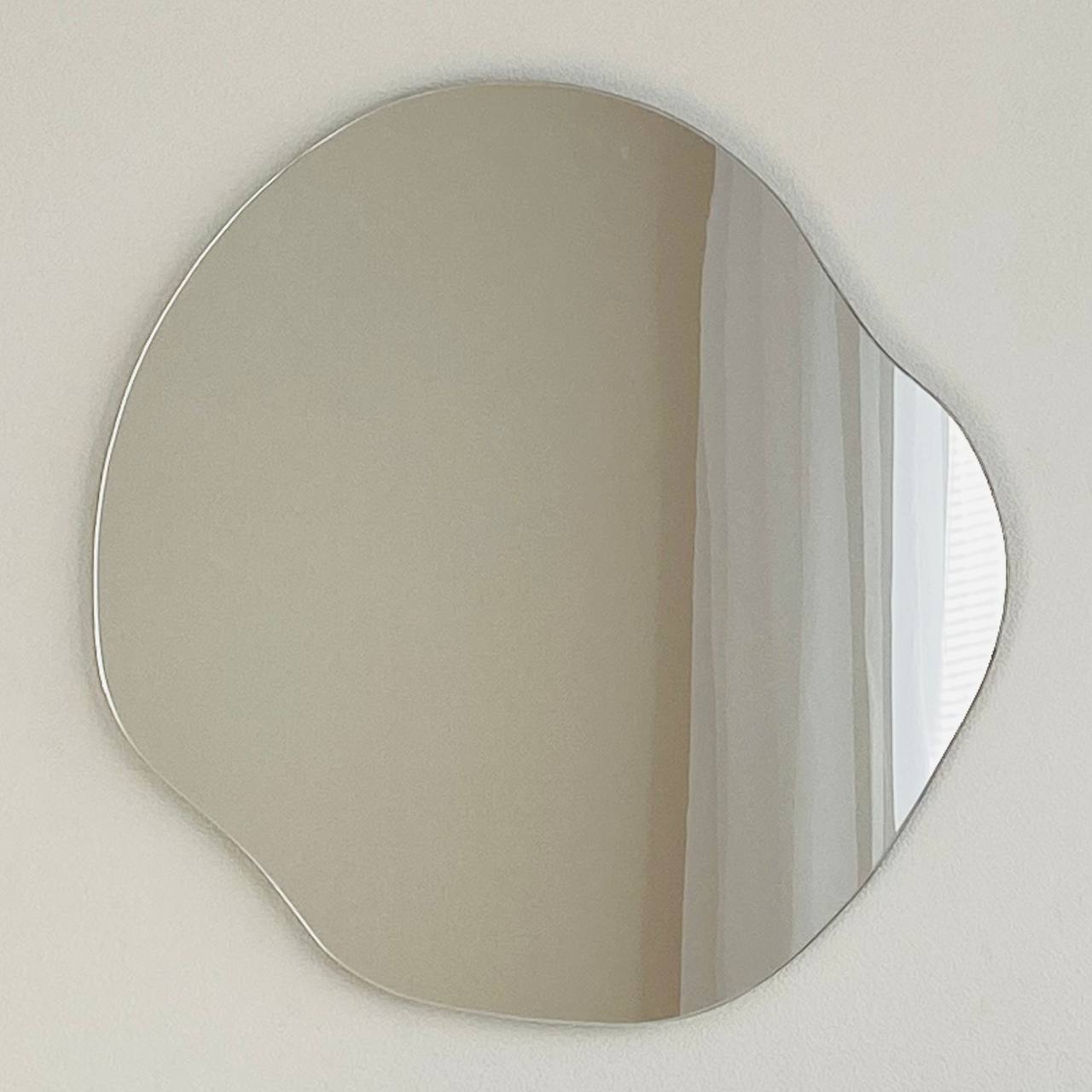 Зеркало настенное интерьерное СЕДАК природной формы 50х49 см