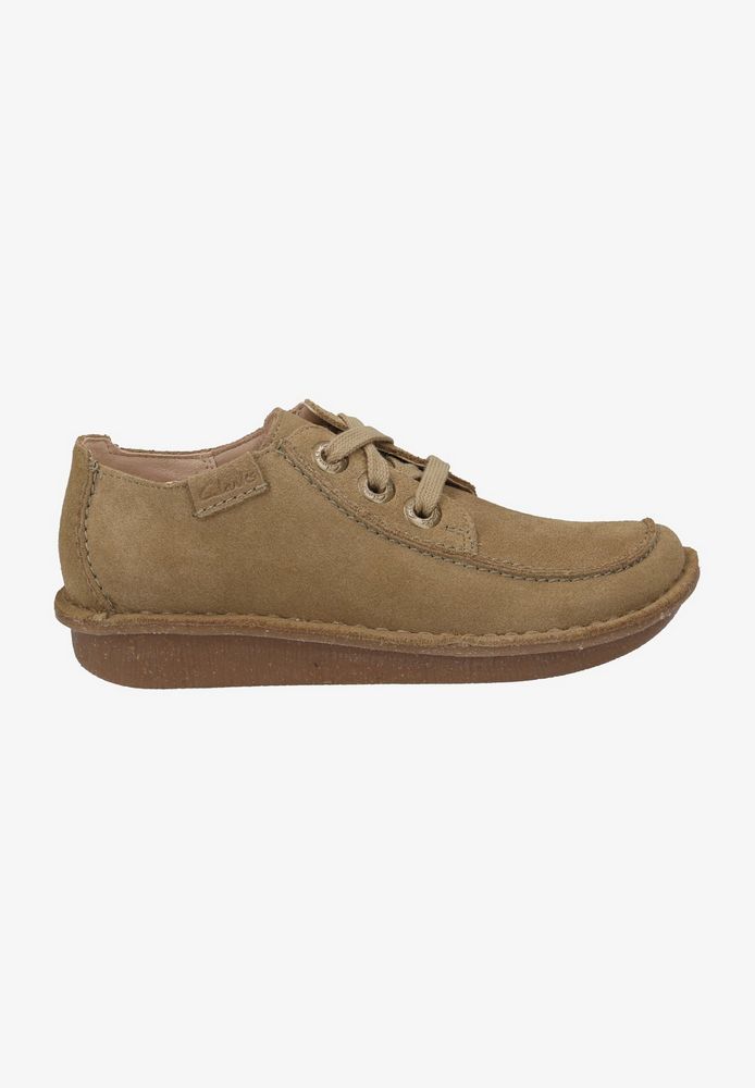 

Полуботинки женские Clarks CL611E037 бежевые 38 EU, Бежевый, CL611E037