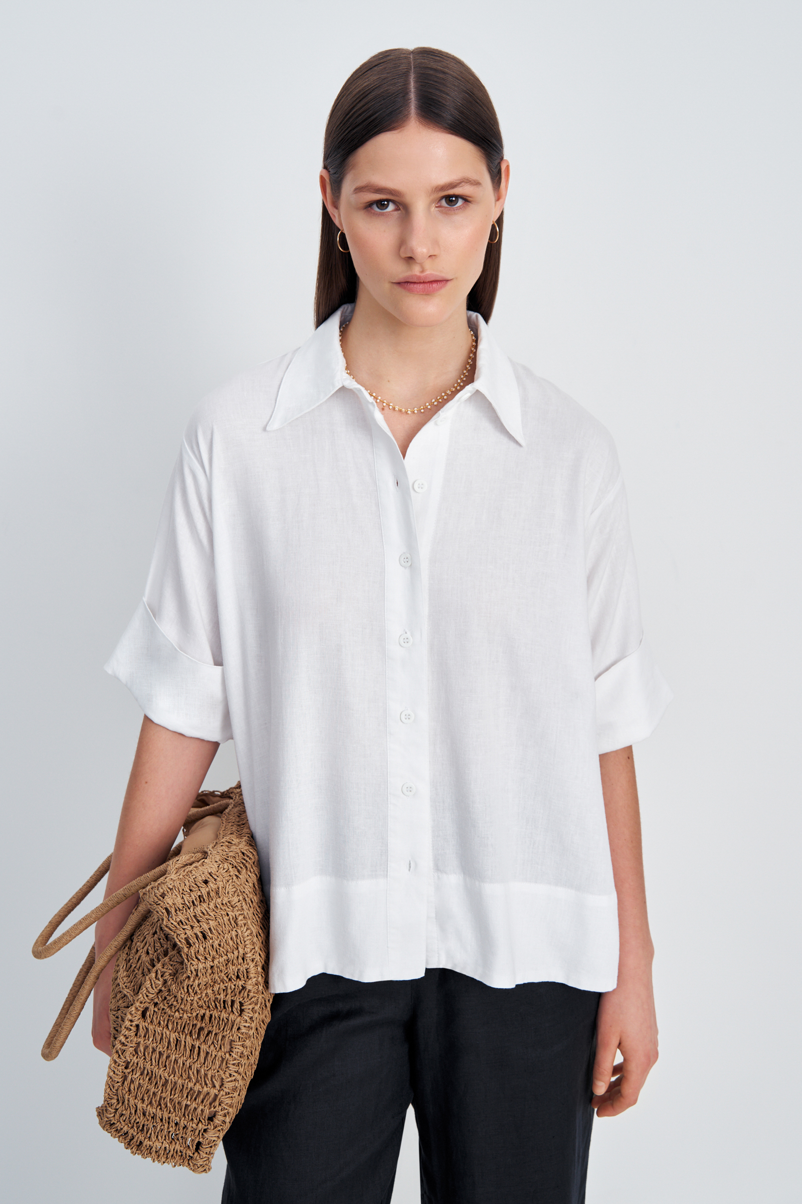 Рубашка женская Finn Flare FSD11066 белая 4XL