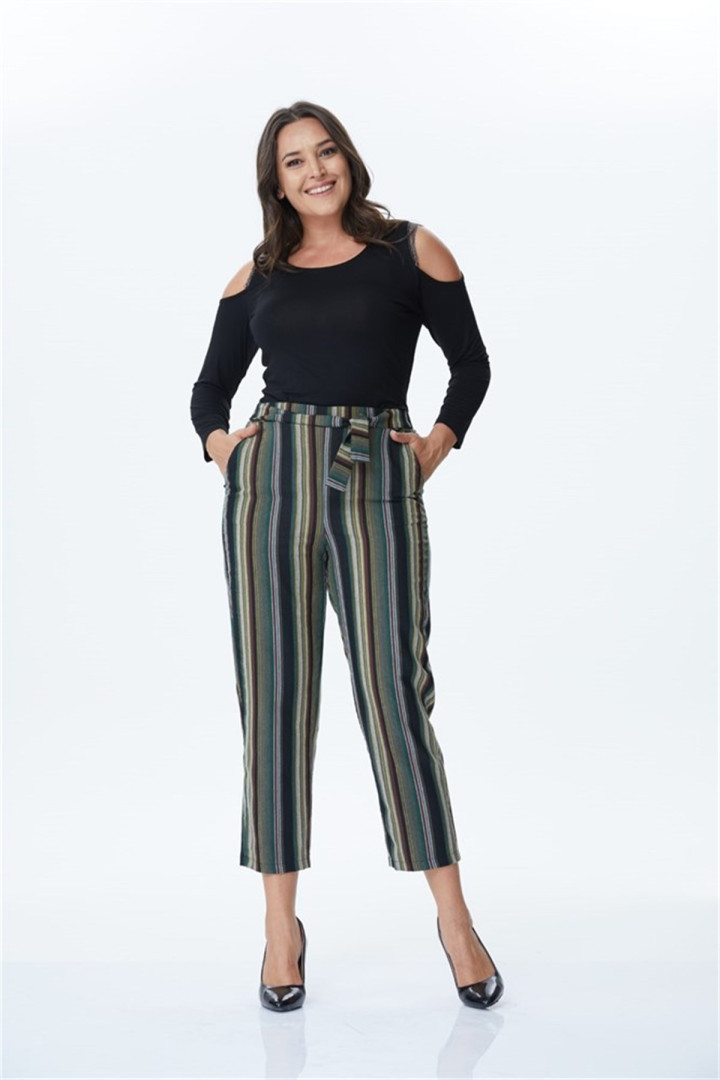 

Брюки женские My Line Moda 427 зеленые 42 RU (товары доставляются из-за рубежа), 427