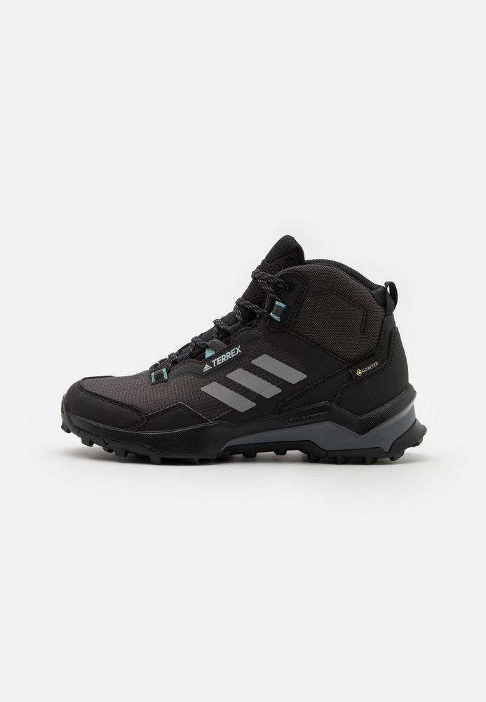 

Ботинки женские Adidas Performance AD541A1UW черные 40 EU, Черный, AD541A1UW