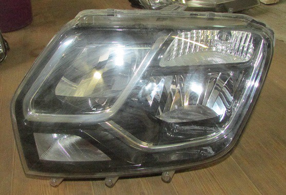 

Фара RENAULT 260605020R