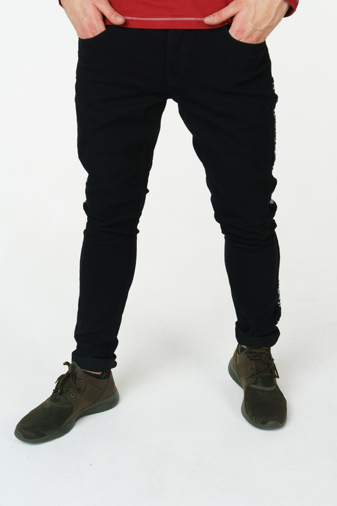 

Брюки мужские ONLY & SONS 22012811 черные 31-32 EU, 22012811