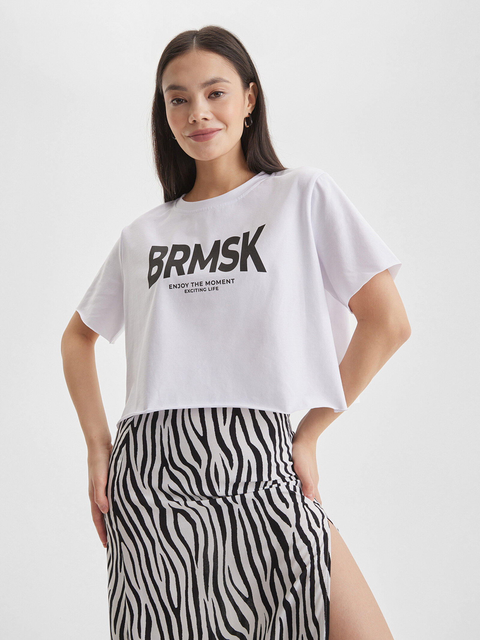 

Футболка женская BARMARISKA тж-б0516 белая 48-50 RU, тж-б0516