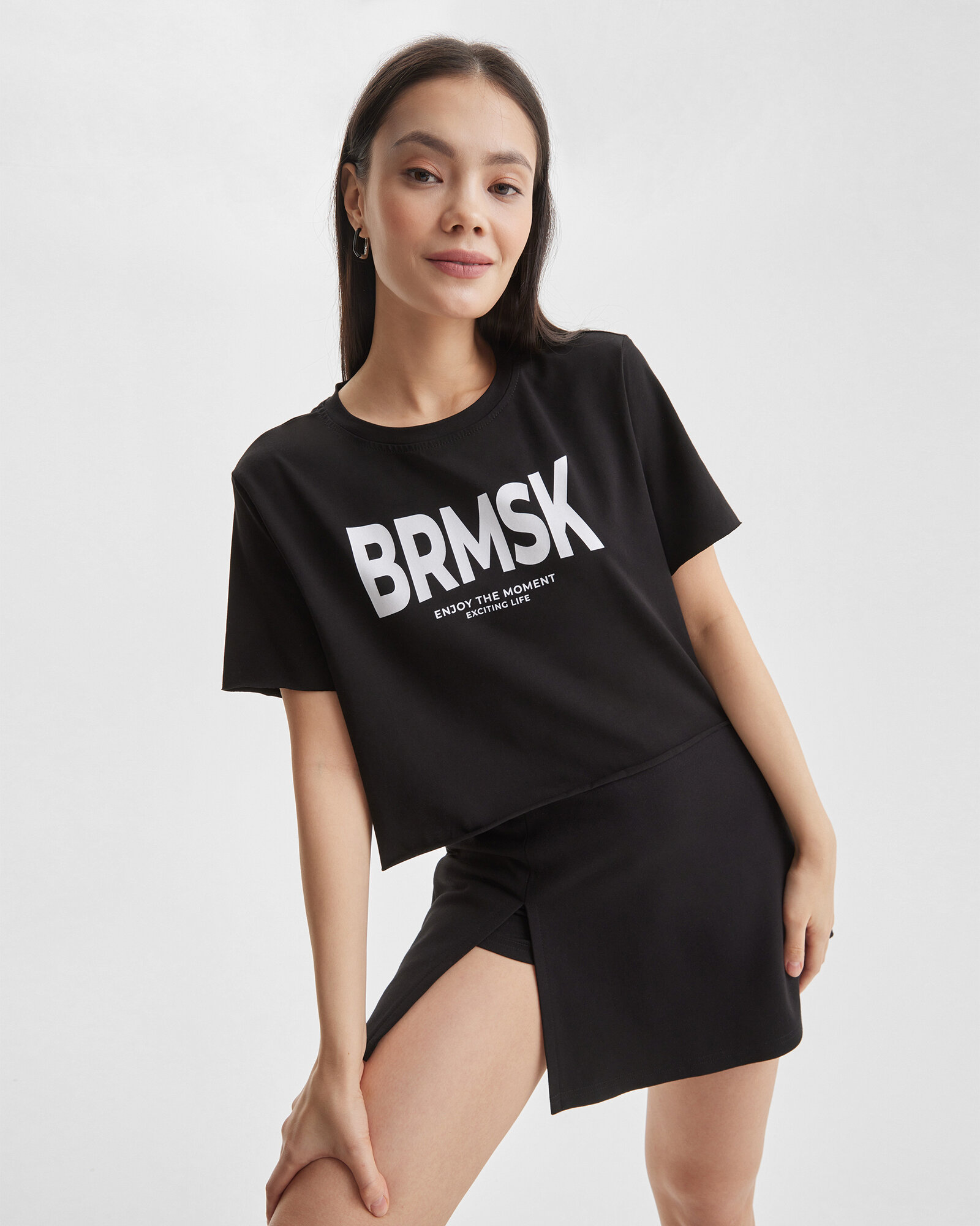 

Футболка женская BARMARISKA тж-б0516 черная 40-42 RU, тж-б0516