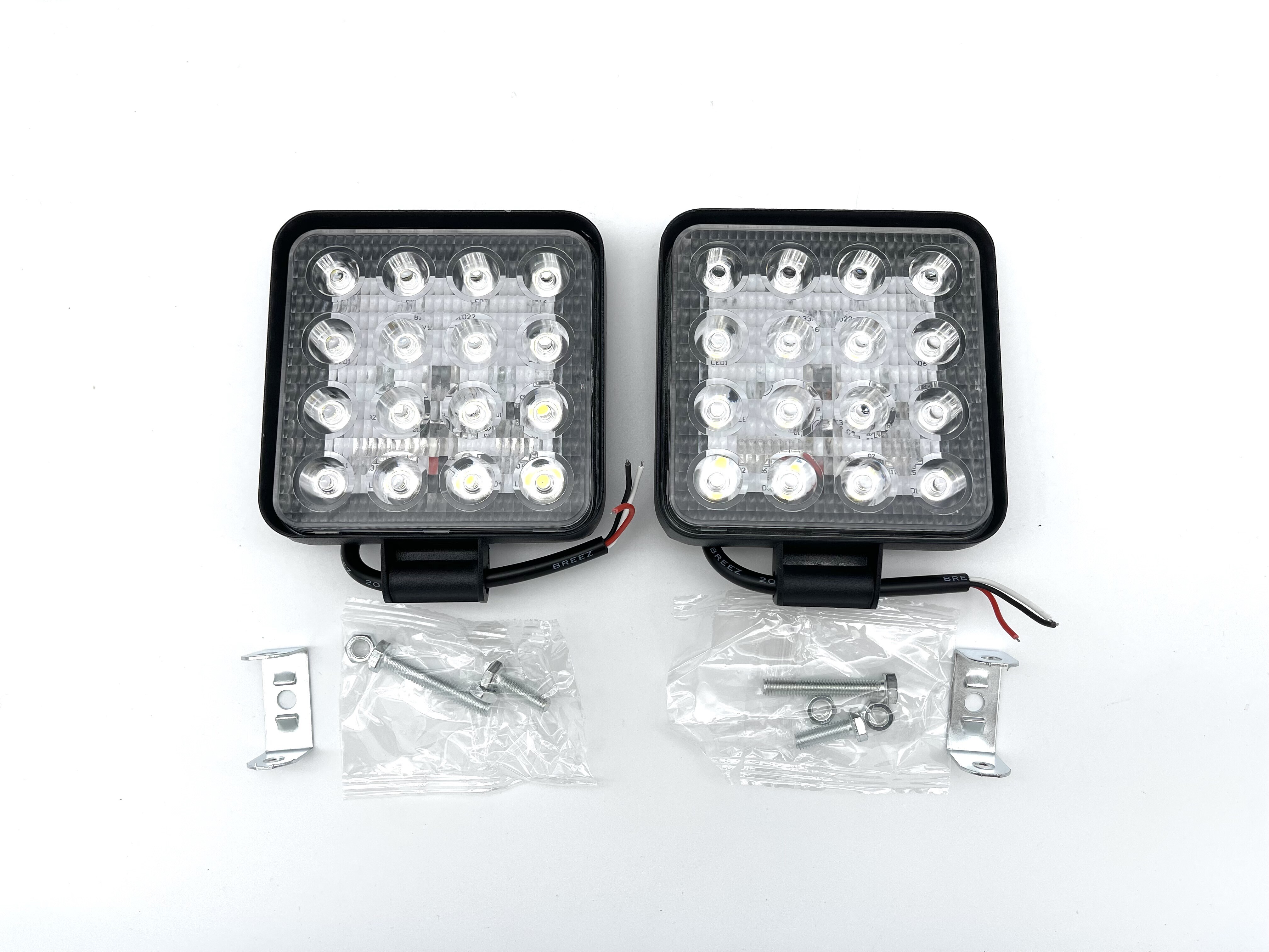 

Фара светодиодная СТРОБОСКОП H16LED 48W тонкий (9-30V) 11x11x2,5 см, LED 48WBS слим