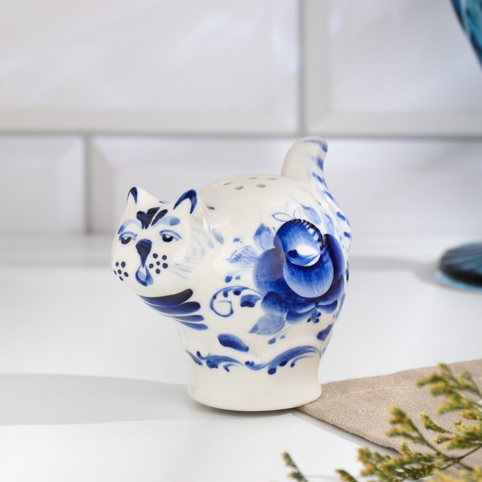 

Солонка "Кот", худ. роспись, авт. Исаев, 8х9 см, гжель, фарфор