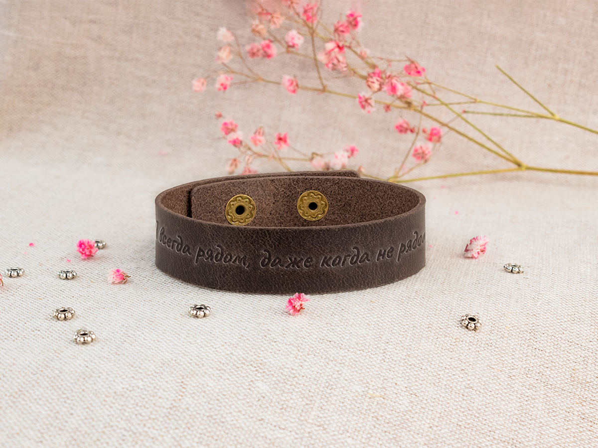 

Браслет из металла/натуральной кожи р.19-20 Мастерская Алёшиных И01.35.00.02, И01.35.00.02