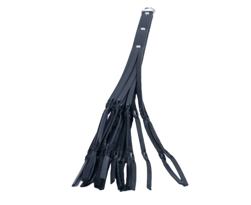 Черная кожаная плеть с 18 хвостами - 52 см.