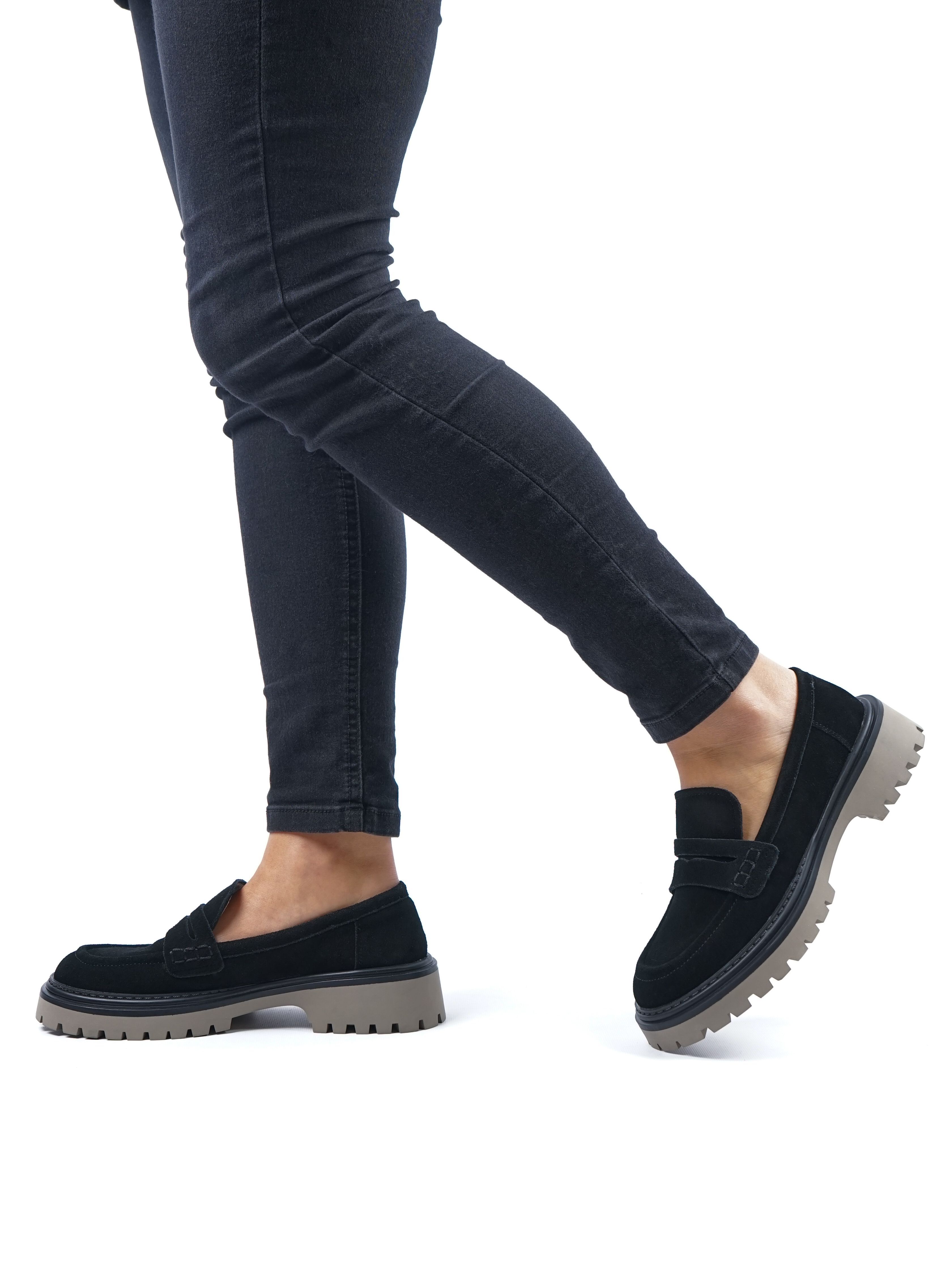 

Лоферы женские COVANI XSW23-HCLM1-018-2 черные 39 RU, Черный, XSW23-HCLM1-018-2