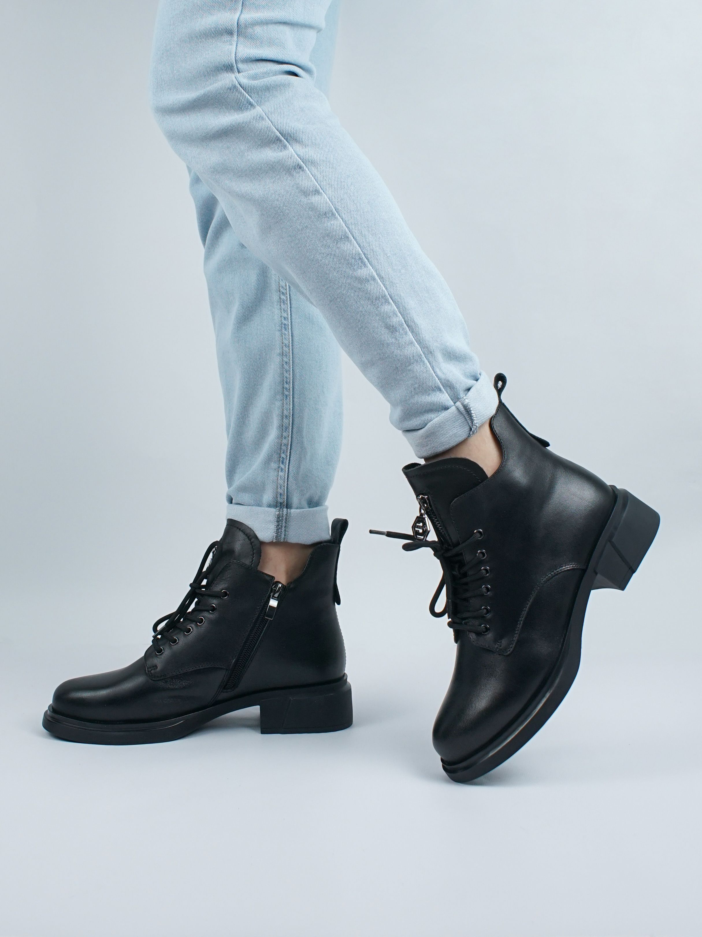 

Ботинки женские 365 Shoes V235-D347-1 черные 39 RU, Черный, V235-D347-1
