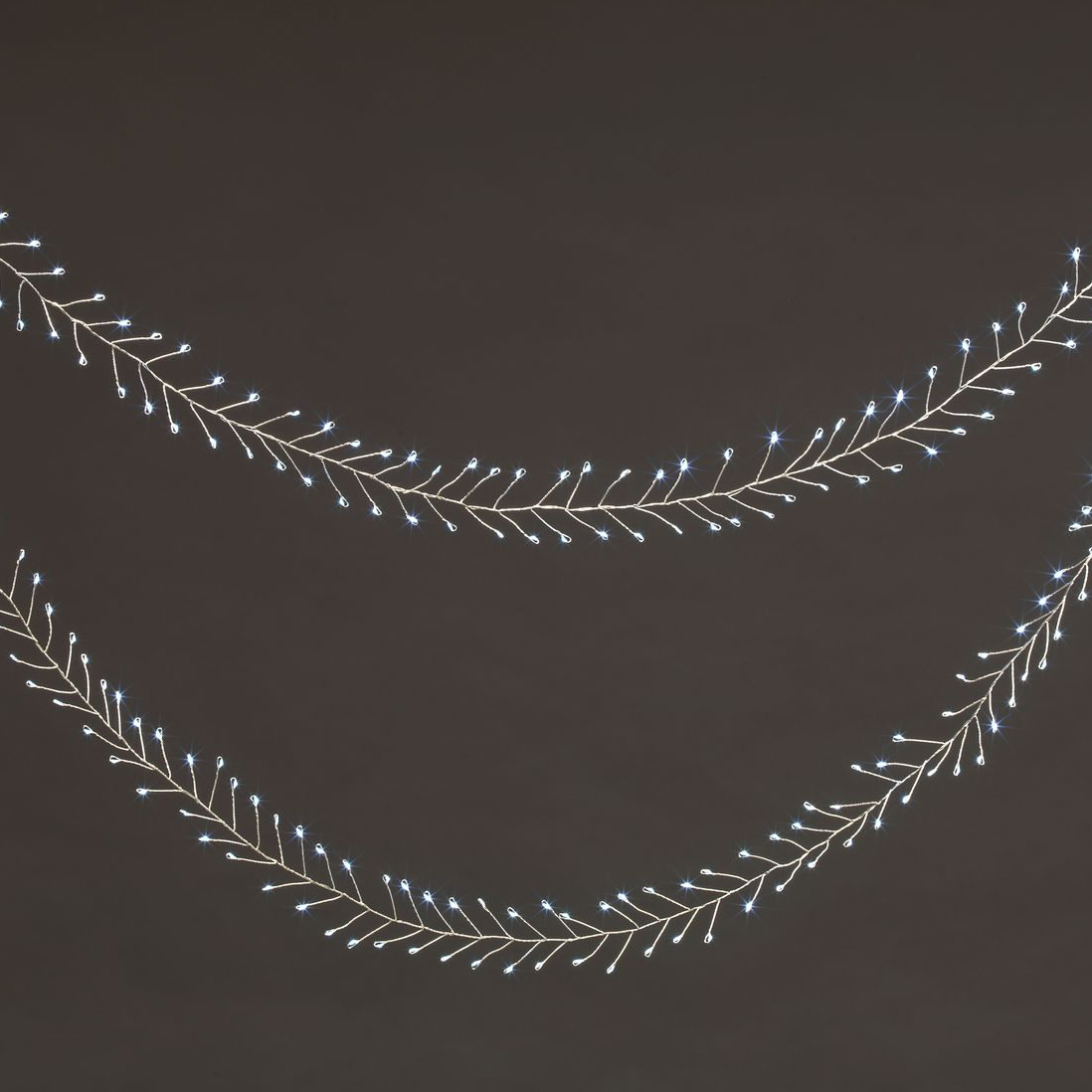 

Гирлянда кластер 720 LED холодный белый 9 м