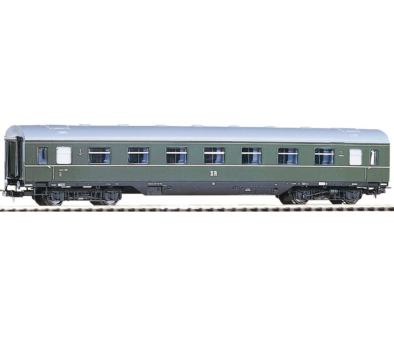 

Модернизированный пассажирский вагон 1-го класса DR III (с фартуком), 53240
