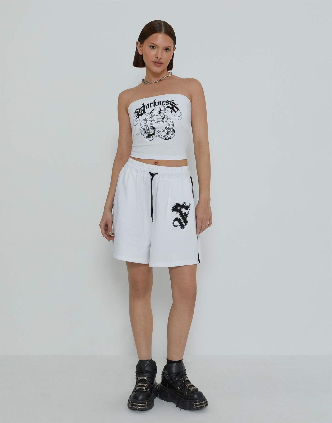 

Спортивные шорты для девочки Gloria Jeans GSH011378 белый 12-14л/164, GSH011378