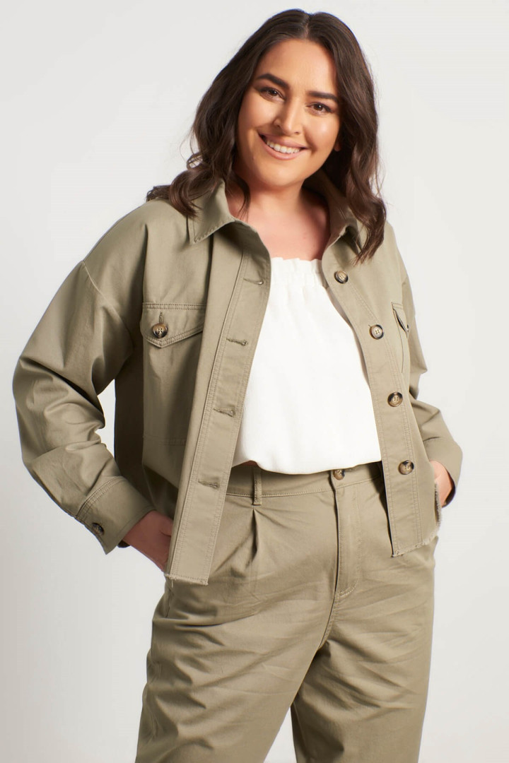 

Джинсовая куртка женская My Line Moda 1206 хаки 50 RU (товары доставляются из-за рубежа), 1206