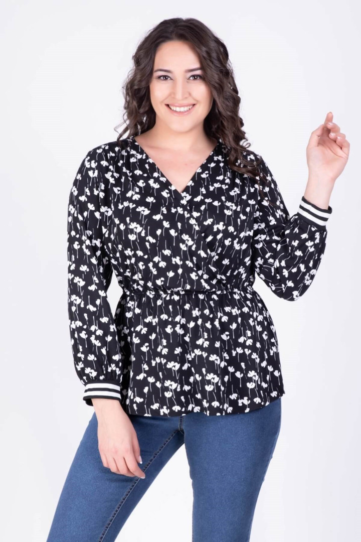 

Блуза женская My Line Moda 414 черная 50 RU (товары доставляются из-за рубежа), 414