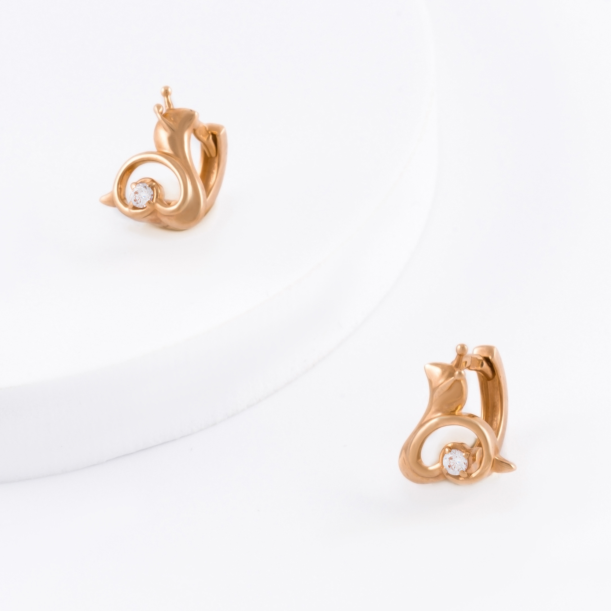 

Серьги из красного золота с фианитом НАШЕ ЗОЛОТО НЮ105000293060, НЮ105000293060