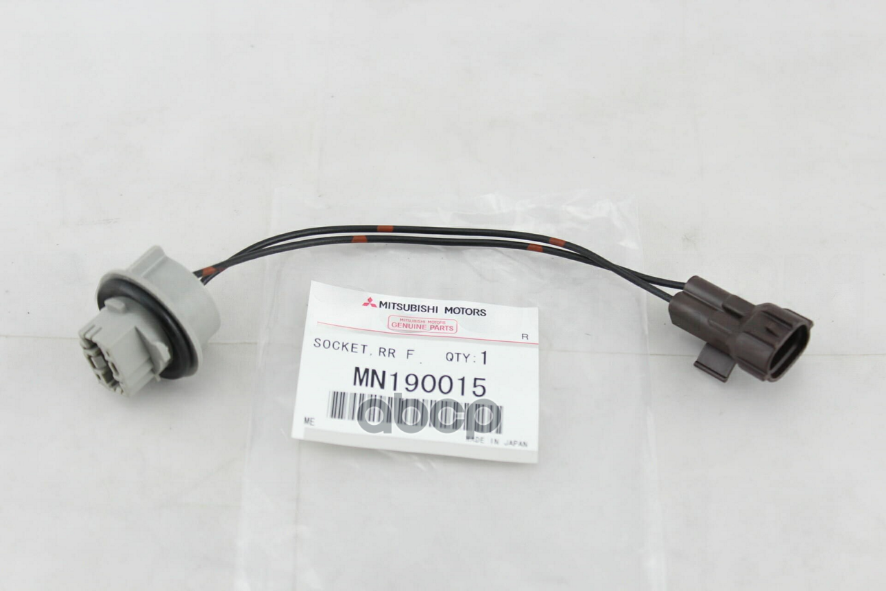 

Патрон заднего противотуманфонаря mn190015 Mitsubishi