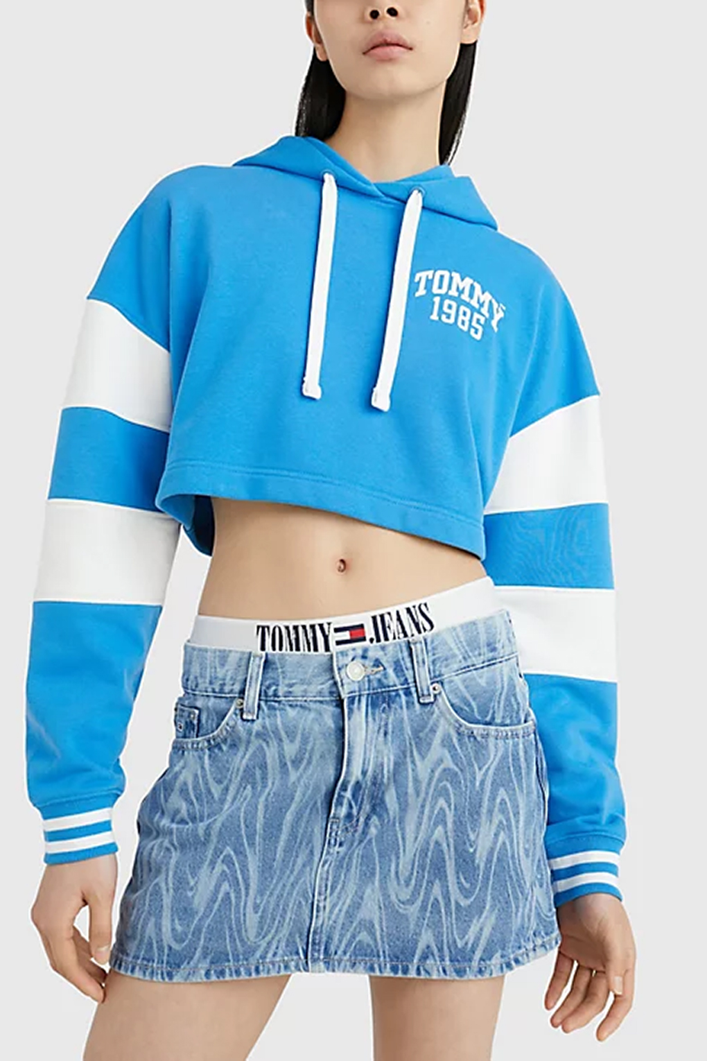 

Худи женское Tommy Jeans DW0DW15422 голубое L, Голубой, DW0DW15422