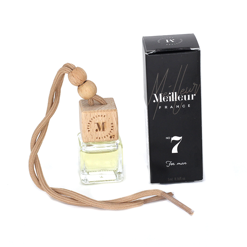 

Автомобильный ароматизатор Meilleur Black №7 Carolina Herrera 212 Vip Men