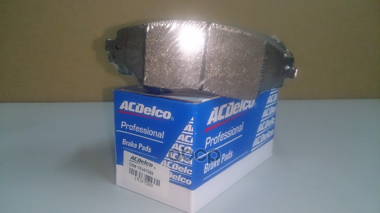 

Комплект тормозных колодок ACDelco 19347589
