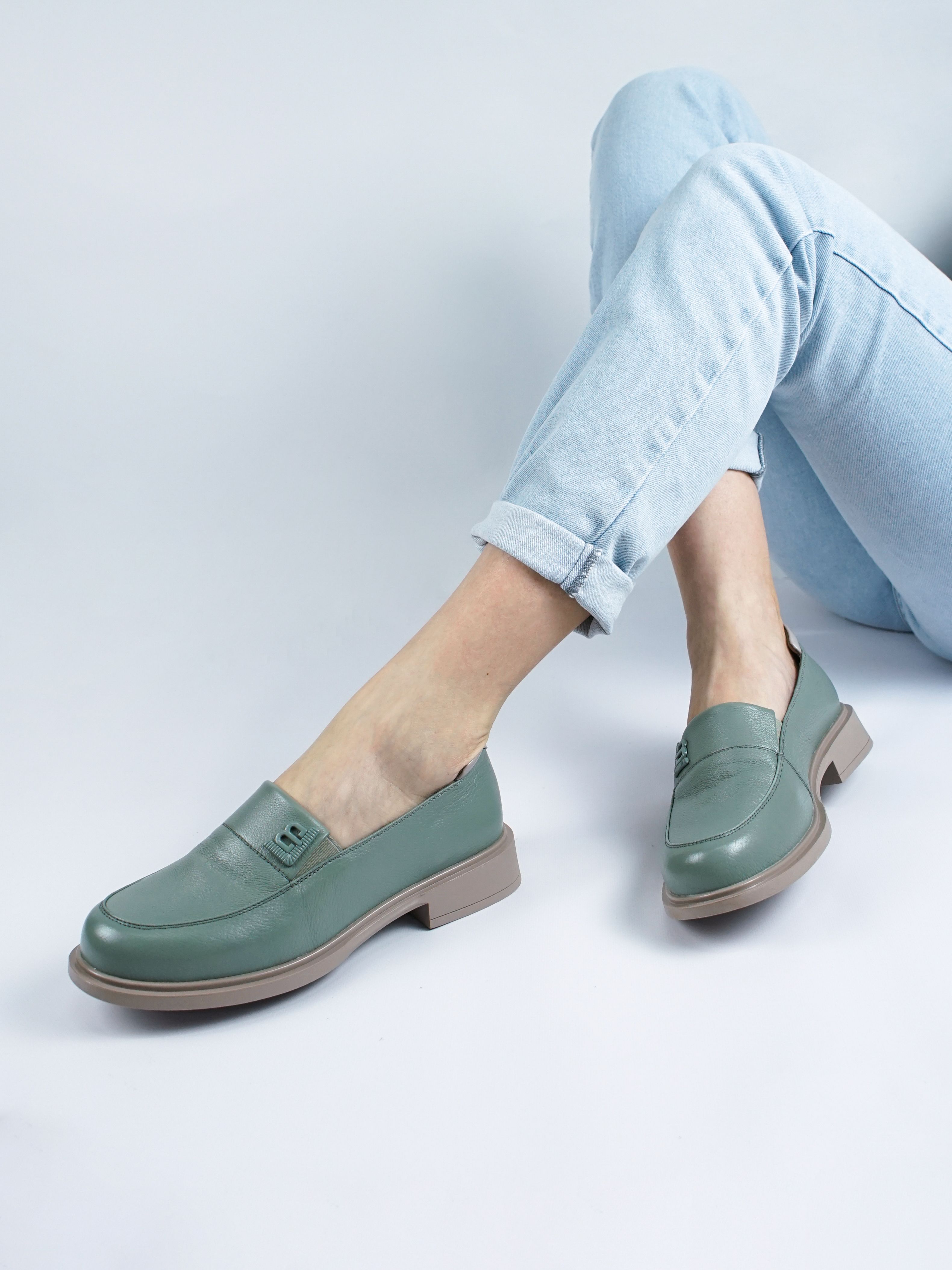 

Лоферы женские 365 Shoes A626-Q358-4 зеленые 37 RU, Зеленый, A626-Q358-4