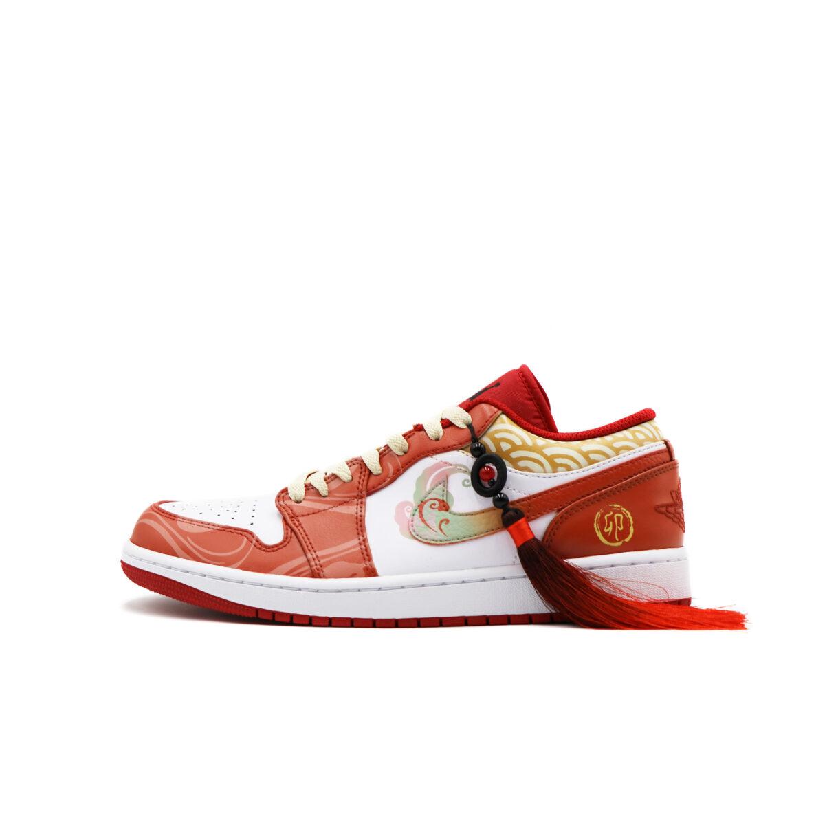 

Кеды унисекс Jordan Air Jordan 1 Low CNY красные 40 EU, Красный, Air Jordan 1 Low CNY