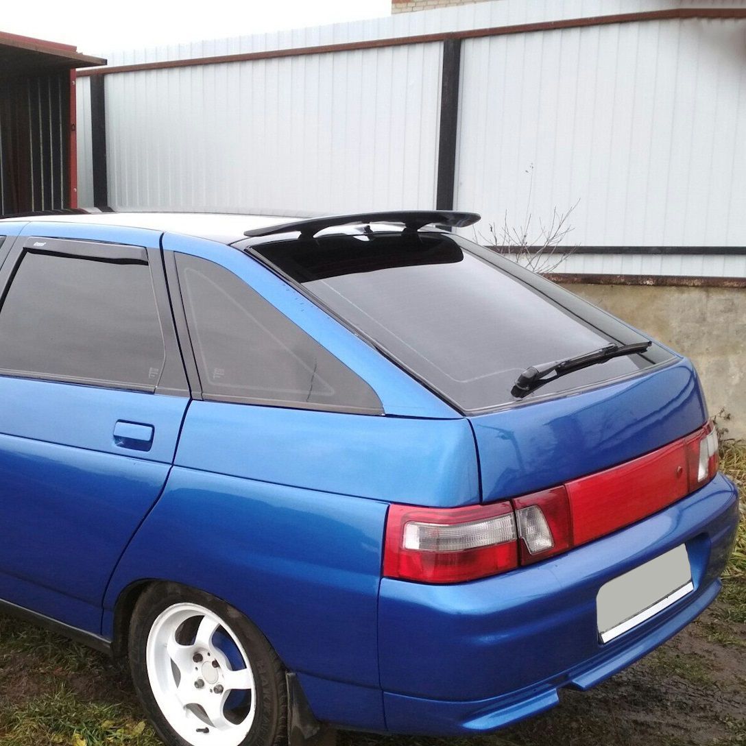 

Спойлер верхний "Купе" (под покраску) на Лада Приора Хэтчбек и ВАЗ 2112 / 2172 / 21724