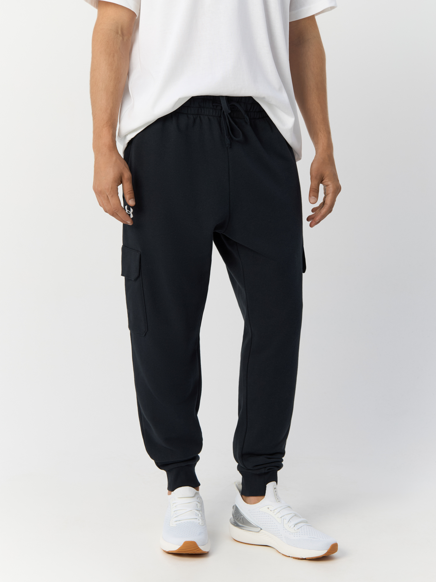 

Спортивные брюки мужские Under Armour 1382134 черные XL, Черный, 1382134